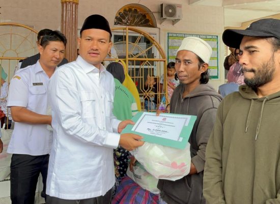 Ringankan Beban Korban Kebakaran, Wali Kota Tanjungbalai Kunjungi dan Beri Bantuan Kepada Warga Kelurahan Pantai Burung