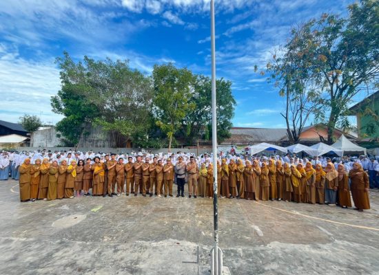 Wakapolres Tanjung Balai Melaksanakan Police Goes To School Di SMAN 1 Tanjung Balai