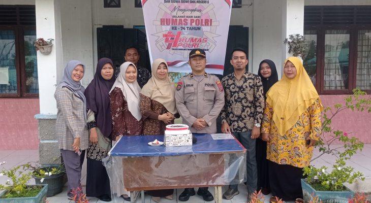 Humas Polres Tanjungbalai Rayakan HUT ke-74  di SMK 5 Tanjungbalai