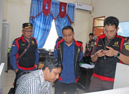 Kejati Sumut Geledah Dua Kantor di Tebing Tinggi, Usut Dugaan Korupsi Proyek Smartboard SMP Negeri