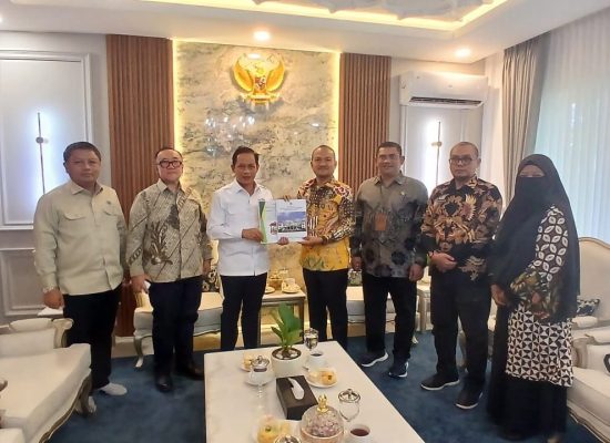 Wali Kota Tanjungbalai Bahas Pengelolaan Sampah dan TPA dengan Menteri Lingkungan Hidup di Jakarta