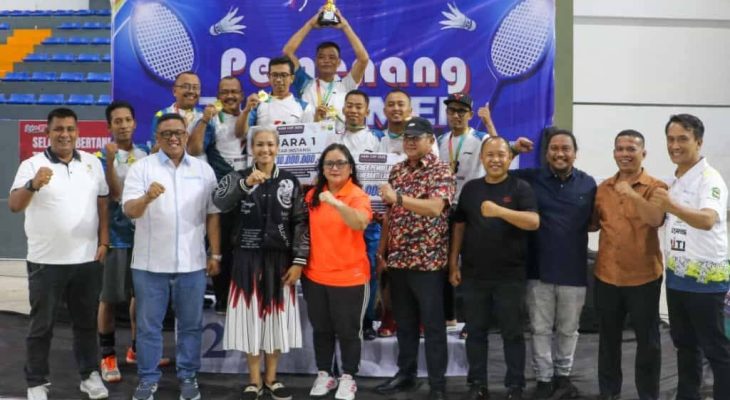 Wesly Diwakili Junaedi Hadiri Penutupan Turnamen Badminton KONI Cup Piala Kapolres Pematangsiantar