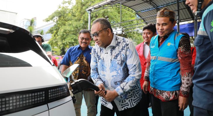 Wamenaker Apresiasi Langkah PLN Sumut Percepat Ekosistem Kendaraan Listrik