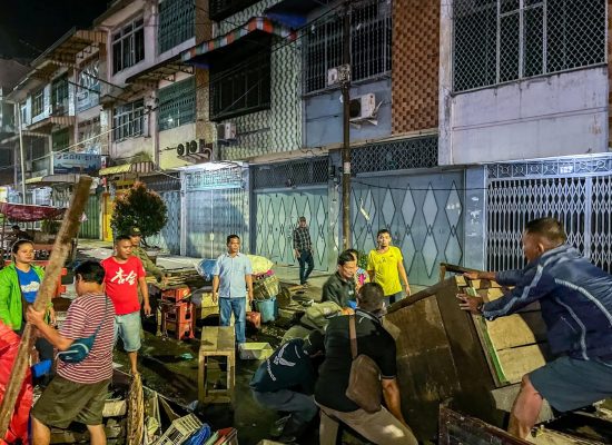 Para Pedagang Pindah ke Kios Darurat di Eks Gedung IV Pasar Horas