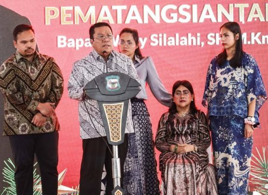 Wali Kota Wesly dan Keluarga Open House dan Ramah Tamah Natal