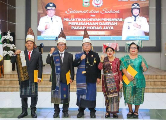Wali Kota Wesly Lantik 3 Dewan Pengawas Perusahaan Daerah Pasar Horas Jaya
