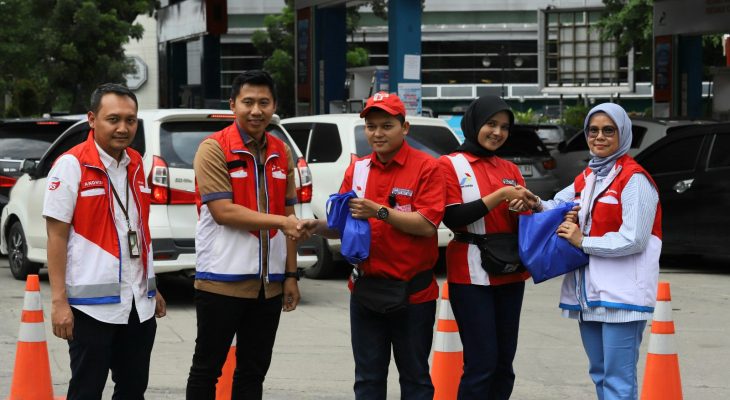 Pertamina Peduli: 400 Operator SPBU di Medan Terima Bantuan Saat Banjir
