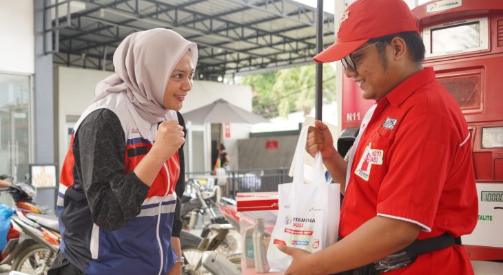 Pertamina Patra Niaga Salurkan 300 Paket Kesehatan untuk Petugas dan Konsumen di SPBU Wilayah Bencana Sumatera