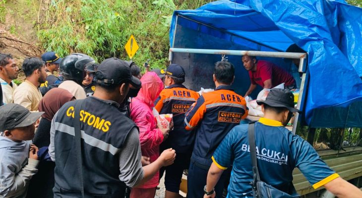 Relawan Bea Cukai Peduli Salurkan Bantuan untuk Korban Banjir di Lhokseumawe hingga Bener Meriah