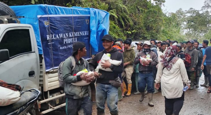Relawan Kemenkeu Peduli Salurkan 1,7 Ton Beras ke Desa Terisolasi di Bener Meriah
