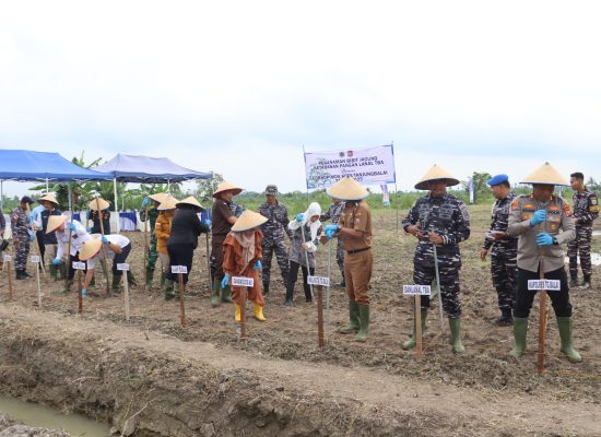 Kapolres Tanjungbalai Tanam Bibit Jagung, Dukung Program Ketahanan Pangan Nasional