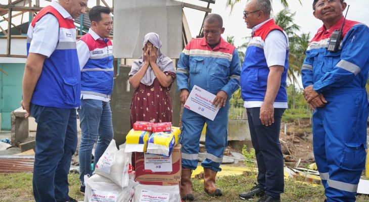 Tinjau Lokasi Bencana, Dirut PGN Serahkan Bantuan untuk Warga Terdampak Banjir