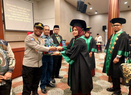 Kasat Binmas Polres Tanjung Balai Hadiri Wisuda STAI Al-Hikmah