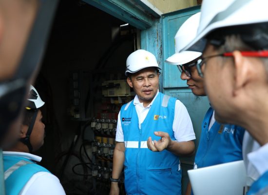 PLN Pastikan Pasokan Listrik Aman Jelang Malam Natal 2025, GM PLN UID Sumut Turun Langsung ke Gereja