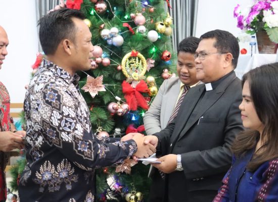 Keluarga Besar Polres Tanjungbalai Rayakan Natal Bersama personil