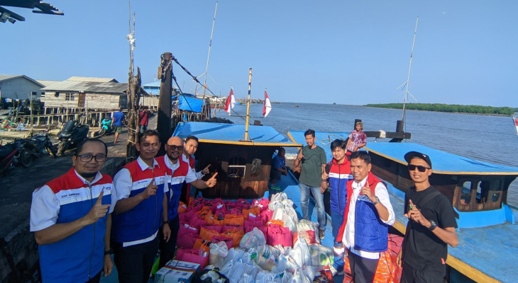 Akses Darat Terputus, PGN Kirim Tim Penyuluh Bantuan dan Evakuasi Korban Banjir via Jalur Laut