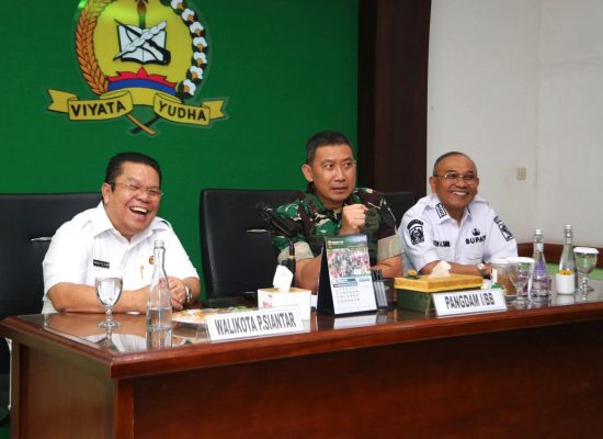 Wali Kota Wesly Ikuti Upacara Penutupan Dikmaba Infanteri dan Diktuba TNI AD serta Video Conference Bersama Presiden Prabowo