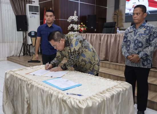 Wesly Bersama Sekda dan Pimpinan Perangkat Daerah Pemko Pematangsiantar Tandatangani Dokumen Perjanjian Kinerja Tahun 2026