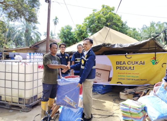 Bea Cukai Peduli Salurkan Bantuan untuk Korban Banjir di Kampung Air Tenang Aceh Tamiang