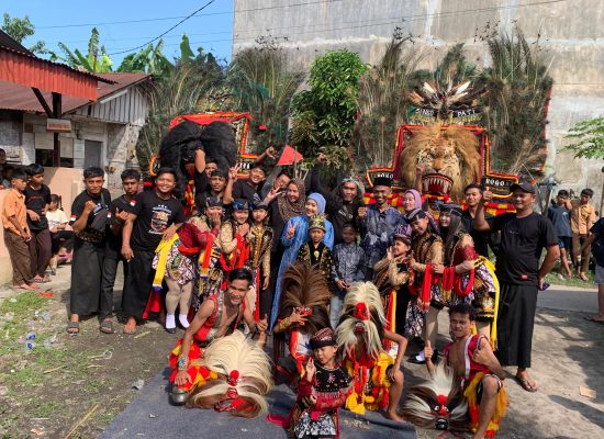 Hiburan Rakyat Meriahkan Perayaan Keluarga di Desa Bandar Klippa, Reog dan Sisingaan Hipnotis Warga