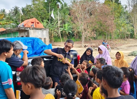 Relawan Bea Cukai Lhokseumawe Salurkan Bantuan bagi Korban Banjir di Gampong Babah Krueng Aceh Utara