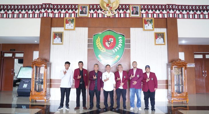 Yayasan Wakaf UISU Serahkan Bantuan Bencana Banjir untuk Masyarakat ke Pemkab Tapsel