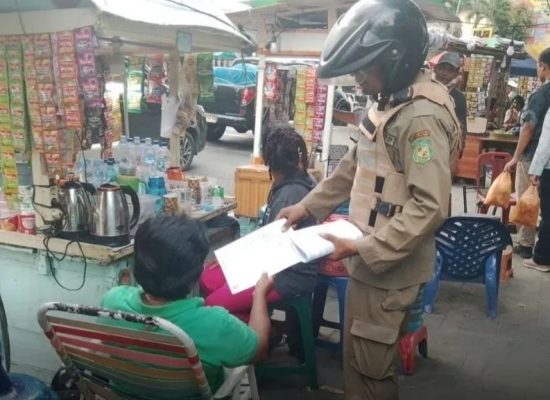 Satpol PP Medan Berikan Surat Peringatan kepada PKL di Jl. Jawa Gg. Buntu