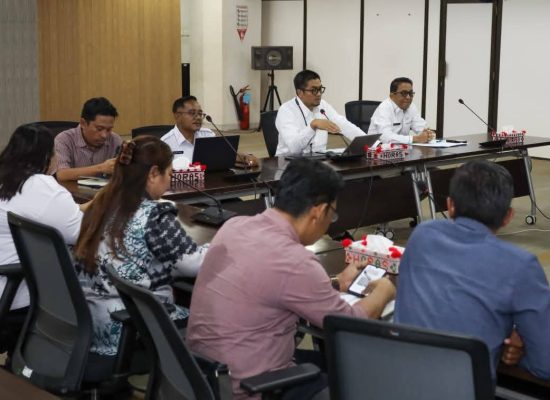 Wali Kota Wesly Diwakili Asisten Zainal Siahaan FGD Bersama Pimpinan BI, Pedagang Besar dan Distributor