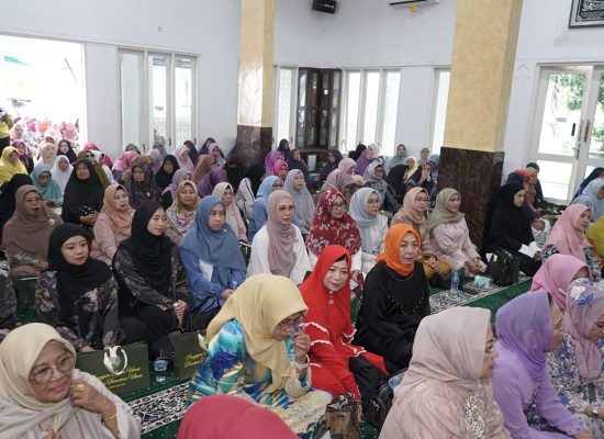 Wujud Sumbangsih Organisasi Istri Adhyaksa dalam Keagamaan, IAD Sumut Gelar Pengajian Silaturahmi Sejuta Umat