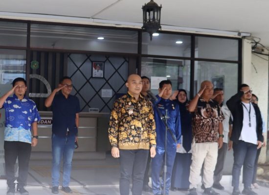 Camat Medan Johor Pimpin Apel Pagi, Tekankan Disiplin dan Pembenahan Wilayah