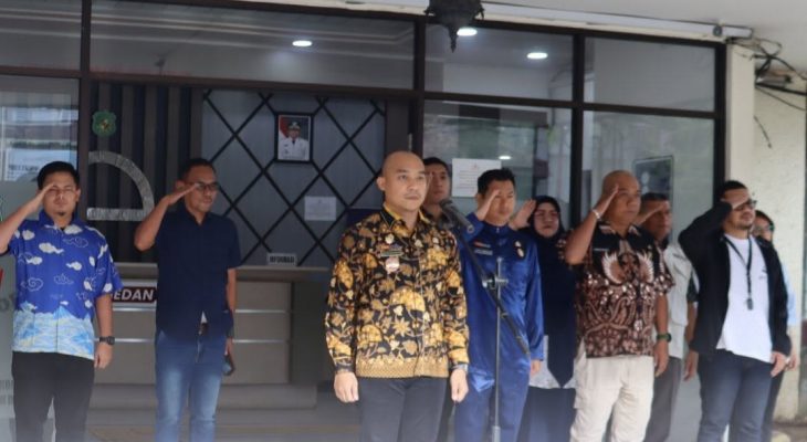 Camat Medan Johor Pimpin Apel Pagi, Tekankan Disiplin dan Pembenahan Wilayah