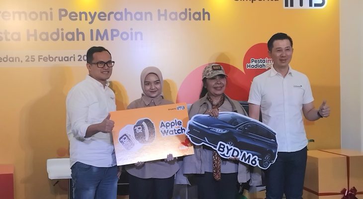 IM3 Serahkan Grand Prize IMPoin Pesta Hadiah 2025 di Medan, Pelanggan Raih Mobil Listrik BYD M6