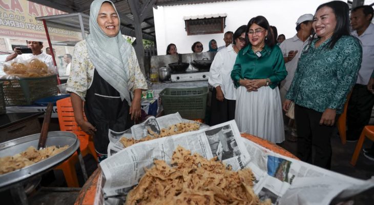 Ketua TP PKK Liswati Berkeliling 4 UMKM di Kecamatan Siantar Timur