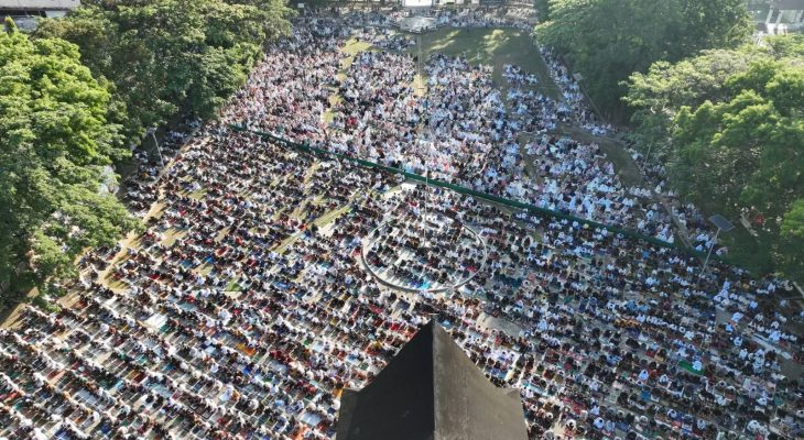 Ribuan Masyarakat Kota Pematangsiantar Shalat Idul Fitri di Lapangan Adam Malik