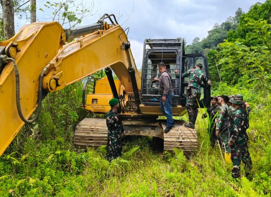 Operasi Dini Hari di Madina, Tim Gabungan TNI Polri Sita 6 Excavator Tambang Ilegal
