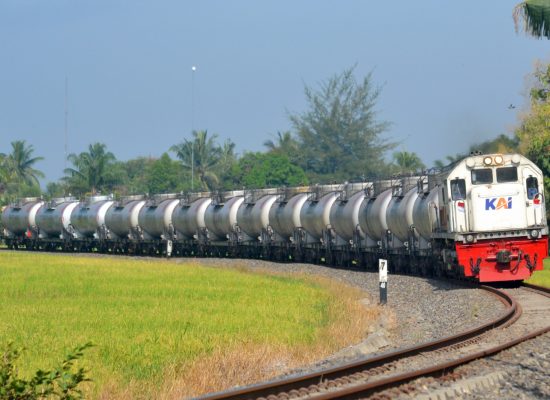 KAI Divre I Sumut Siaga Angkut BBM dan Logistik Selama Masa Mudik Lebaran