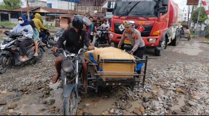 Pantau Arus Mudik, Personel Gabungan Siaga di Pos Pam II