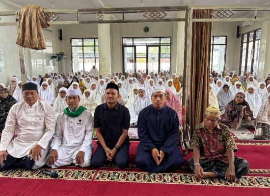 Wali Kota Tanjungbalai Hadiri dan Ikuti Shalat Tasbih Berjamaah