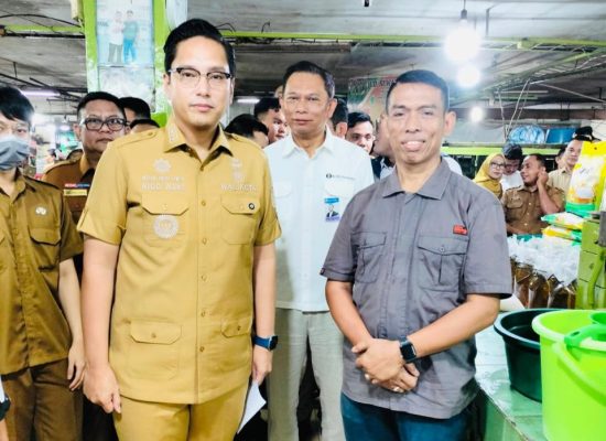 Jelang Idulfitri, Wali Kota Medan Rico Waas Tinjau Harga Sembako di Pasar Petisah