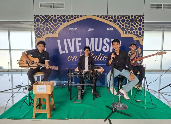 Penumpang KA Sumut Melonjak, Stasiun Medan Hadirkan Live Music