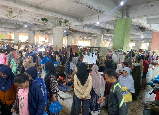 Puncak Belanja H-2 Lebaran, Harga Kebutuhan Pokok di Medan Masih Terkendali