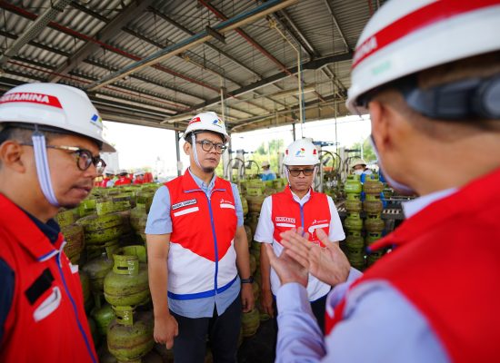 Perwira Pertamina Patra Niaga Regional Sumbagut Siaga 24 Jam, Jaga Penyaluran Energi Tanpa Henti