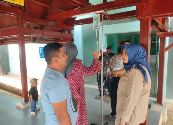 Kunjungi RSUD Panyabungan, Wakil Bupati Madina Beri Dukungan Moril kepada Pasien