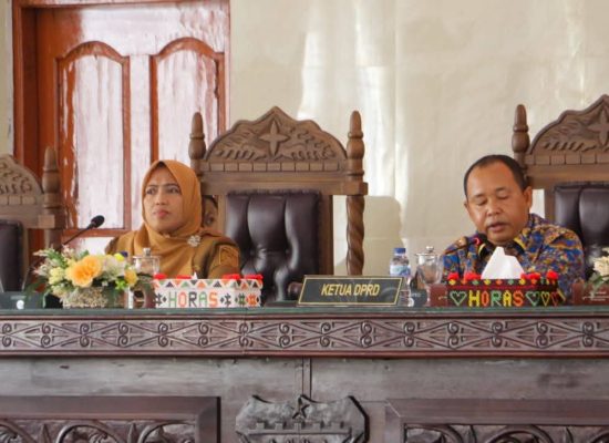 Wali Kota Wesly Diwakili Wakil Wali Kota Herlina Sampaikan Nota Pengantar LKPJ Tahun 2025