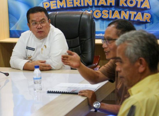 Wali Kota Wesly Terima Audiensi Panitia Bakti Sosial Alumni SMA RK Budi Mulia Pematangsiantar