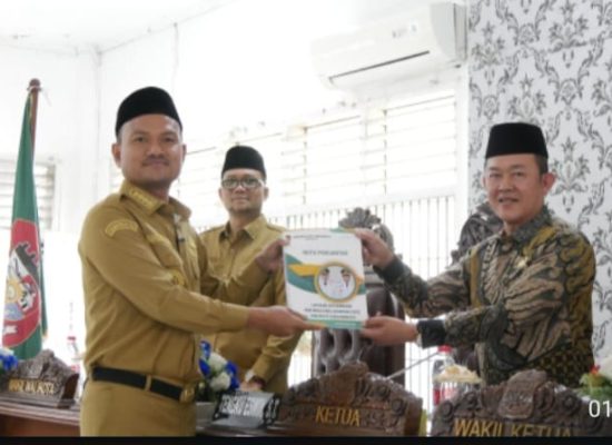 Wali Kota Mahyaruddin Salim Sampaikan Nota Pengantar LKPJ Tahun 2025 di DPRD Tanjungbalai