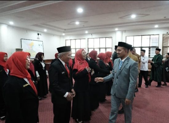 Wali Kota Mahyaruddin Salim Kukuhkan 11 Kepala Sekolah dan 11 Pejabat Fungsional di Pemko Tanjungbalai