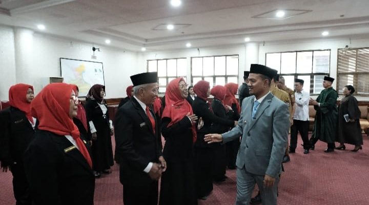 Wali Kota Mahyaruddin Salim Kukuhkan 11 Kepala Sekolah dan 11 Pejabat Fungsional di Pemko Tanjungbalai