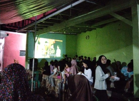 Layar yang Menyatukan, Literasi yang Mencerdaskan: Nobar Layar Tancap sebagai Ruang Literasi dan Kebersamaan Sosial