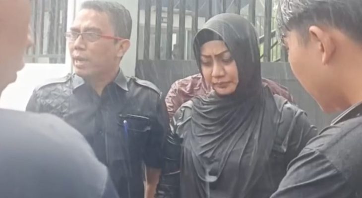 DPRD Medan Didesak Tutup Pabrik Kecap, Lailatul Badri Turun Tangan di Tengah Hujan Deras